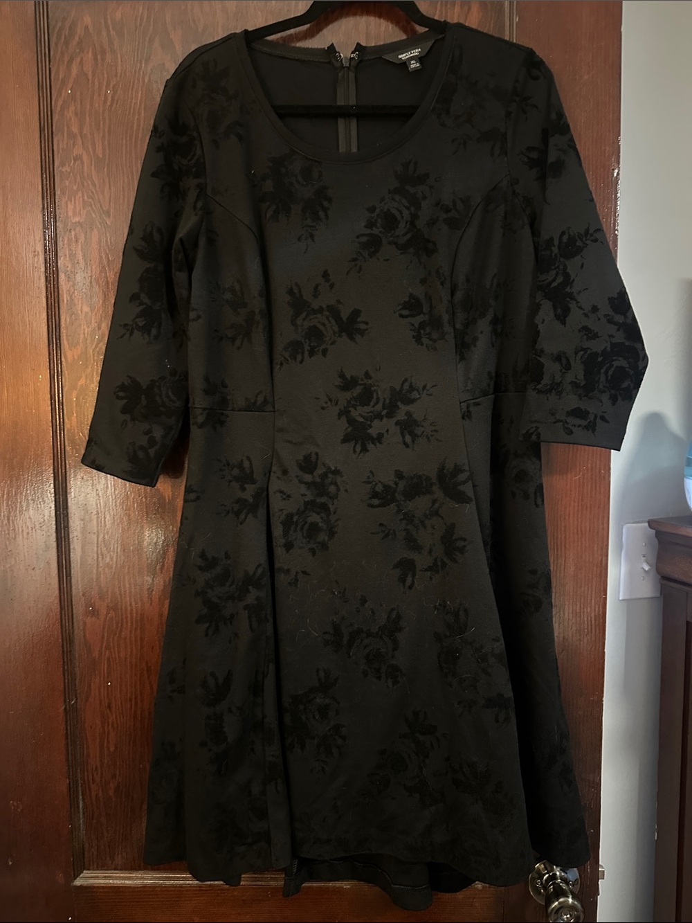 Simply Vera Vera Wang Black Floral Burnout A-Line Midi Dress
